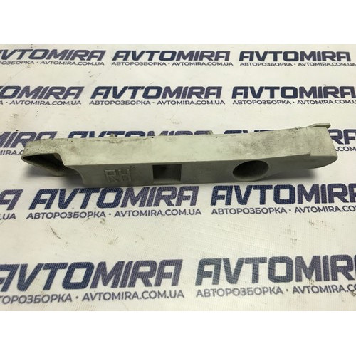 Кронштейн переднего бампера правый Ford Focus 2 2008-2010 8M5117D958A